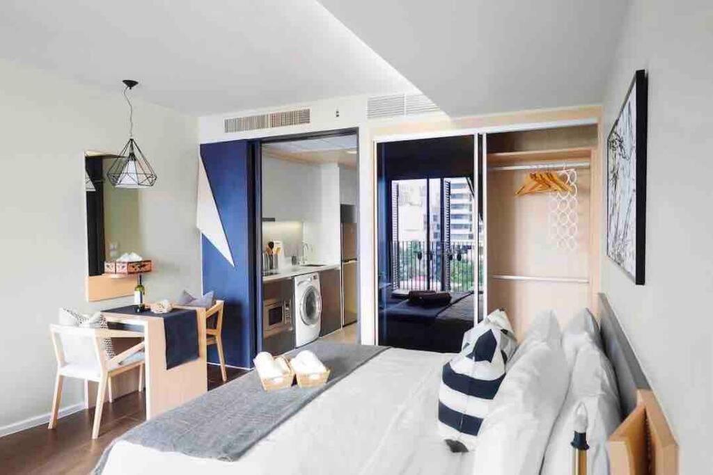 Stylish 1 Bedroom, Nice Pool,Bts Asok, Sukhumvit Bangkok Exterior photo